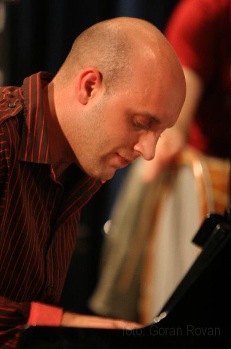 gr193000.JPG - Erik - The fool cool orchestra